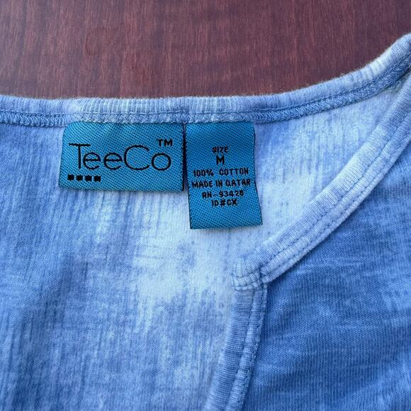 TeeCo Blue Tie-Dye Floral Graphic V-Neck Tee - Medium - Picture 3 of 4